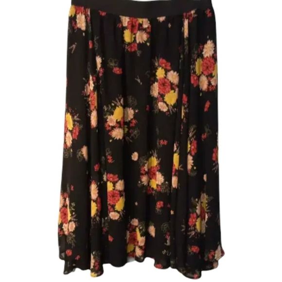 Torrid Black Floral Print Plus Size Skirt - Picture 2 of 4